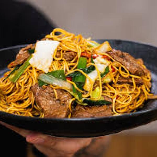 Beef Chow Mein (5,14)