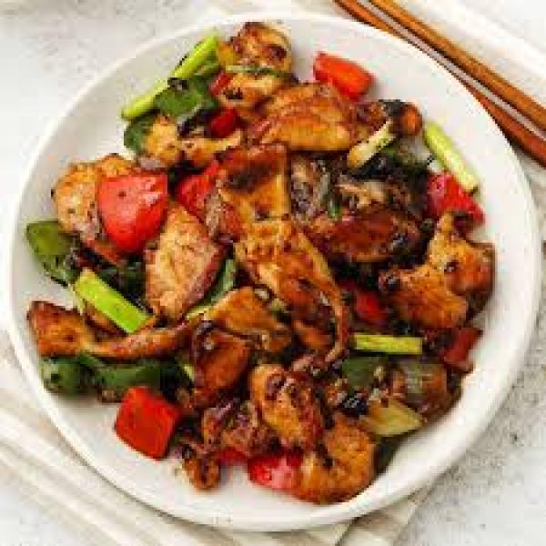 Chicken in Black Bean Sauce (1,5,13)