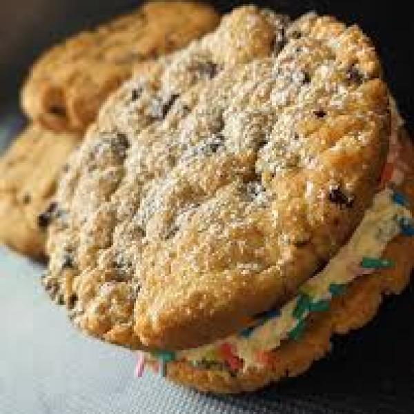 Hamlet Cookie Sandwich